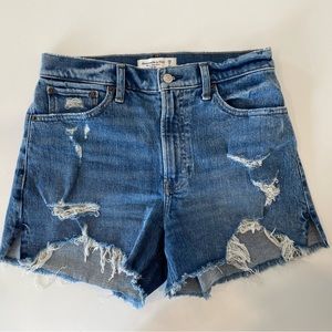 Abercrombie & Fitch Curve Love 4inch Mom Short